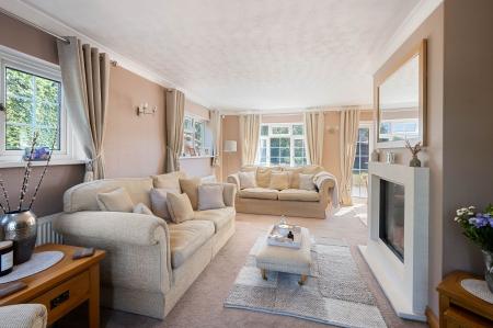 4 bedroom Detached house for sale in Meeres Lane, Kirton, PE20