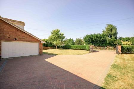 4 bedroom Detached house for sale in Meeres Lane, Kirton, PE20