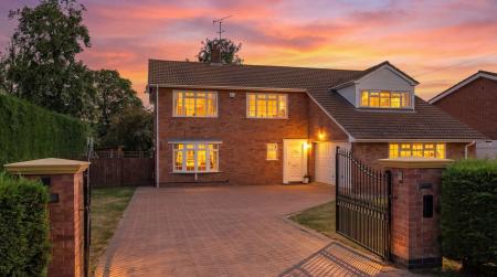 4 bedroom Detached house for sale in Meeres Lane, Kirton, PE20