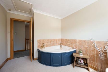 4 bedroom Detached house for sale in Meeres Lane, Kirton, PE20