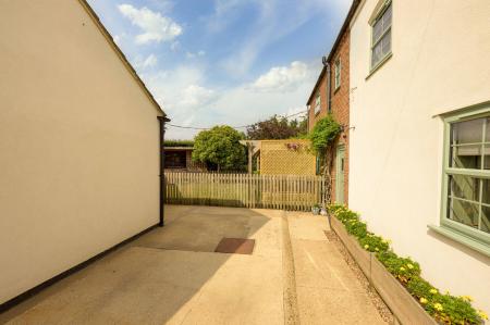 4 bedroom Detached house for sale in Silvertoft Lane, Frampton West, PE20