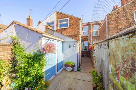 2 bedroom Terraced House for sale in Fishtoft Road, Boston, PE21