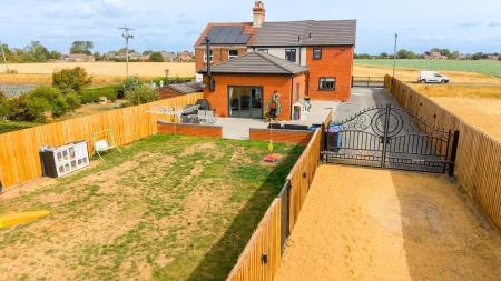 4 bedroom Semi-detached house for sale in West End Road, Frampton, PE20
