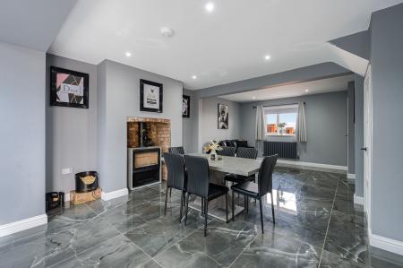4 bedroom Semi-detached house for sale in West End Road, Frampton, PE20
