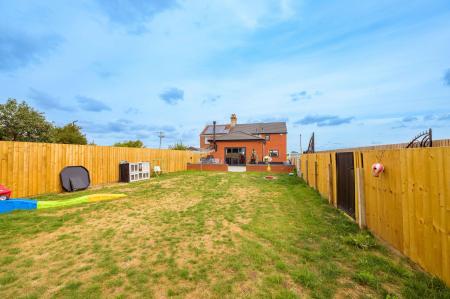 4 bedroom Semi-detached house for sale in West End Road, Frampton, PE20