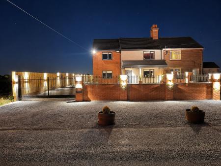 4 bedroom Semi-detached house for sale in West End Road, Frampton, PE20