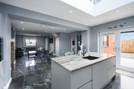 4 bedroom Semi-detached house for sale in West End Road, Frampton, PE20