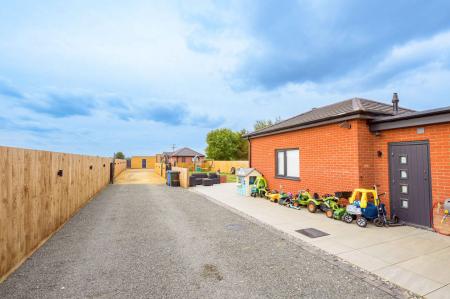 4 bedroom Semi-detached house for sale in West End Road, Frampton, PE20