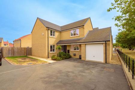 4 bedroom Detached house for sale in Plough Way, Frampton, PE20