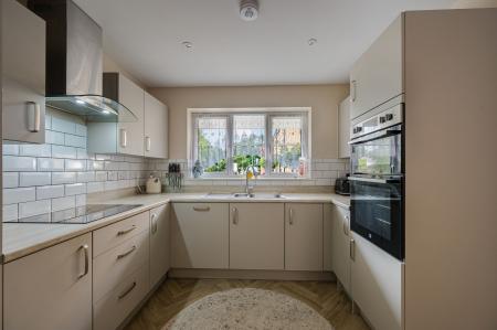 4 bedroom Detached house for sale in Plough Way, Frampton, PE20