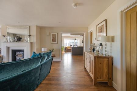 5 bedroom Detached house for sale in Meadowfields, Kirton End, PE20