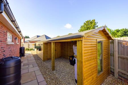 5 bedroom Detached house for sale in Meadowfields, Kirton End, PE20