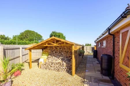 5 bedroom Detached house for sale in Meadowfields, Kirton End, PE20