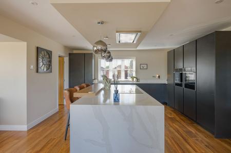5 bedroom Detached house for sale in Meadowfields, Kirton End, PE20