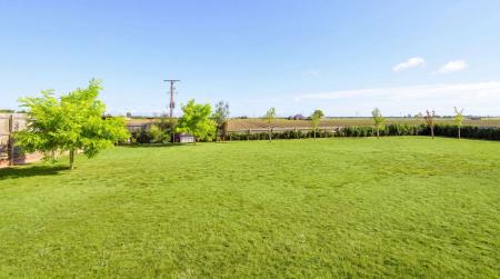 5 bedroom Detached house for sale in Meadowfields, Kirton End, PE20