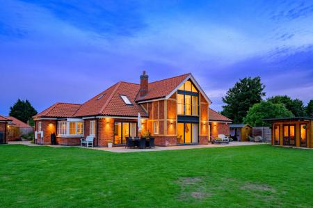 Meadowfields, Kirton End, PE20