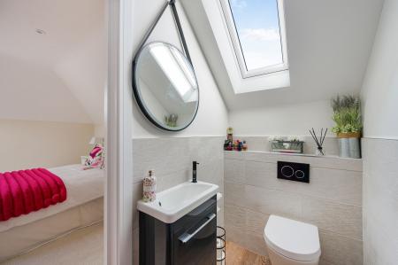 5 bedroom Detached house for sale in Meadowfields, Kirton End, PE20
