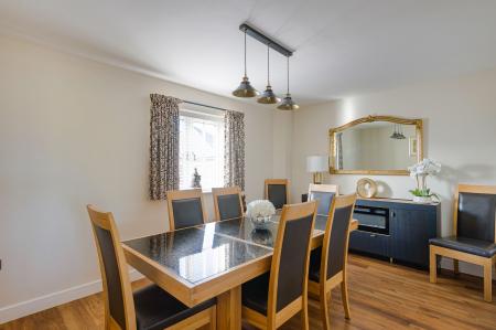 5 bedroom Detached house for sale in Meadowfields, Kirton End, PE20