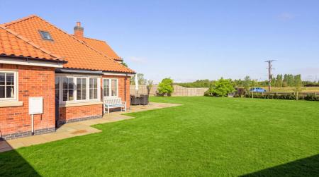 5 bedroom Detached house for sale in Meadowfields, Kirton End, PE20