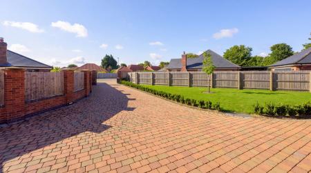 5 bedroom Detached house for sale in Meadowfields, Kirton End, PE20