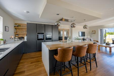 5 bedroom Detached house for sale in Meadowfields, Kirton End, PE20