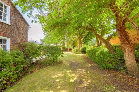 4 bedroom Detached house for sale in North End, Swineshead, PE20