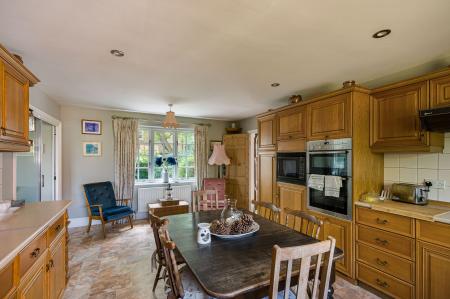 4 bedroom Detached house for sale in North End, Swineshead, PE20
