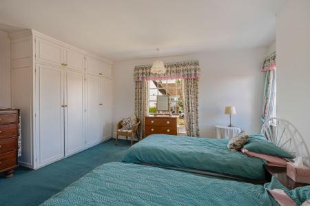 4 bedroom Detached house for sale in North End, Swineshead, PE20