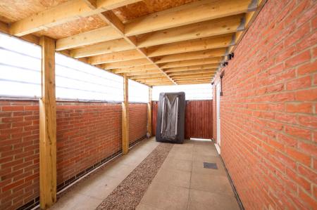 3 bedroom Semi-detached house for sale in Manwaring Way, Swineshead, PE20