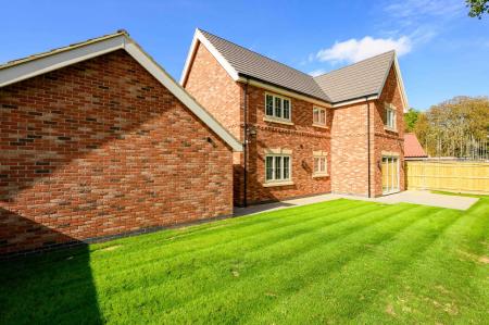 4 bedroom Detached house for sale in Philbeech Gardens, Kirton, PE20
