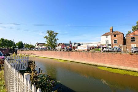 2 bedroom Terraced House for sale in Willoughby Road, Boston, PE21