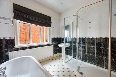 5 bedroom Detached house for sale in Queens Road, Boston, PE21