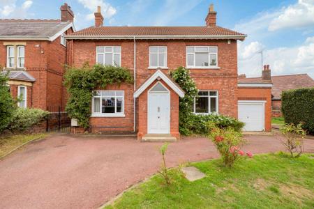 5 bedroom Detached house for sale in Queens Road, Boston, PE21