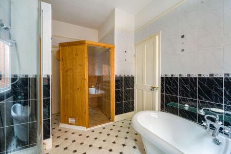 5 bedroom Detached house for sale in Queens Road, Boston, PE21