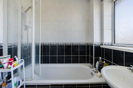 3 bedroom Semi-detached house for sale in Cherry Walk, Boston, PE21