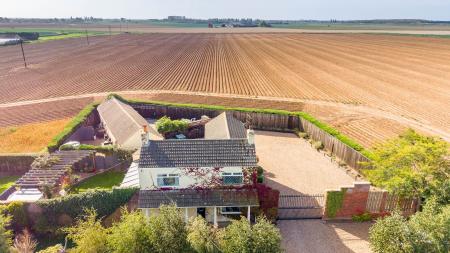 3 bedroom Detached house for sale in Fishtoft Road, Fishtoft, PE21