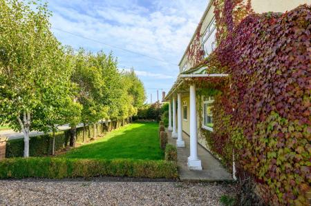 3 bedroom Detached house for sale in Fishtoft Road, Fishtoft, PE21