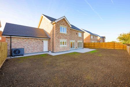 4 bedroom Detached house for sale in Dairy Close, Stickney, PE22