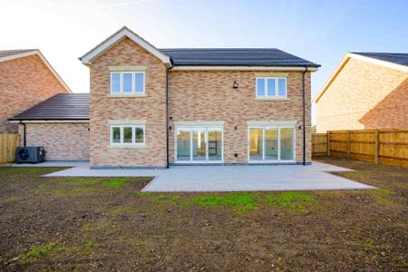 4 bedroom Detached house for sale in Dairy Close, Stickney, PE22