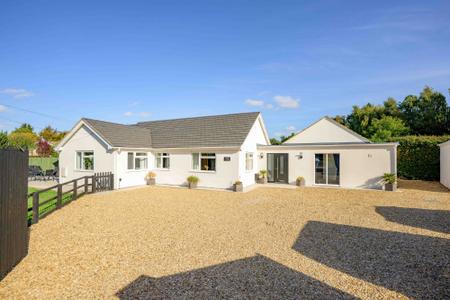 4 bedroom Detached bungalow for sale in Willington Road, Kirton End, PE20