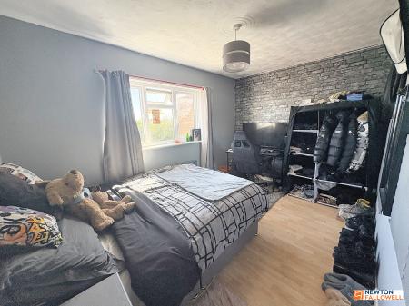 4 bedroom Semi-detached house for sale in Aveland Close, Bourne, PE10