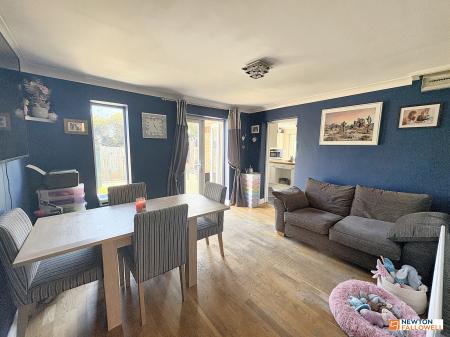 4 bedroom Semi-detached house for sale in Aveland Close, Bourne, PE10