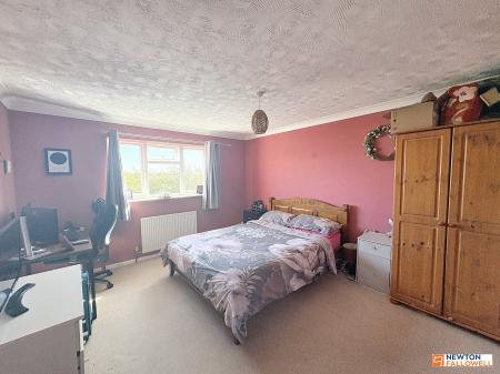 4 bedroom Semi-detached house for sale in Aveland Close, Bourne, PE10