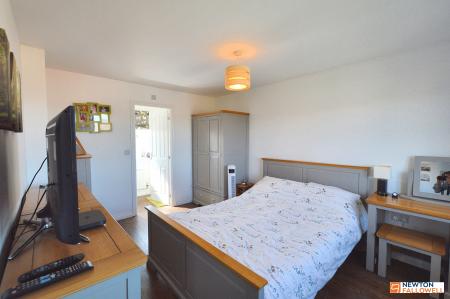 4 bedroom Detached house for sale in Newbury Crescent, Bourne, PE10