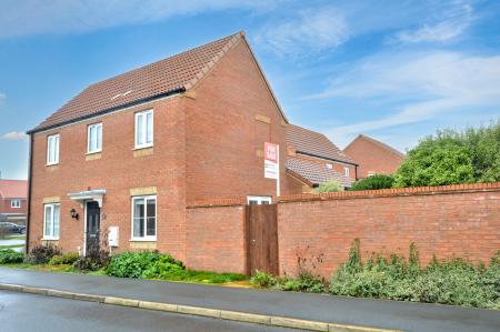 3 bedroom Detached house for sale in Plumpton Chase, Bourne, PE10