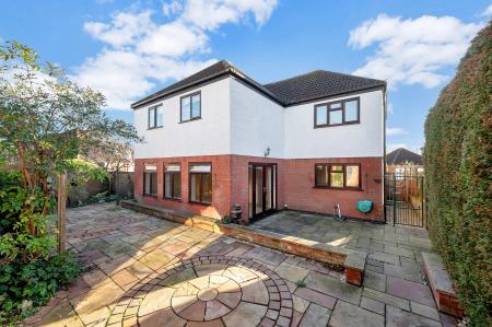 4 bedroom Detached house for sale in Priory Close, Thurlby, Bourne, PE10