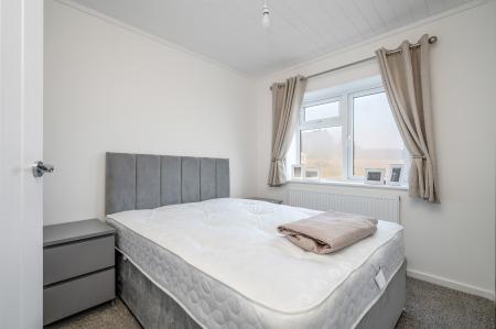 2 bedroom Park home for sale in Stamford Park, Bourne