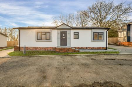 2 bedroom Park home for sale in Stamford Park, Bourne