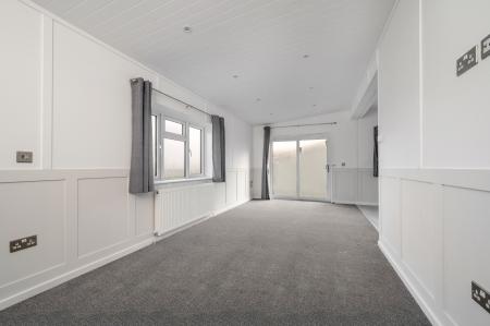 2 bedroom Park home for sale in Stamford Park, Bourne