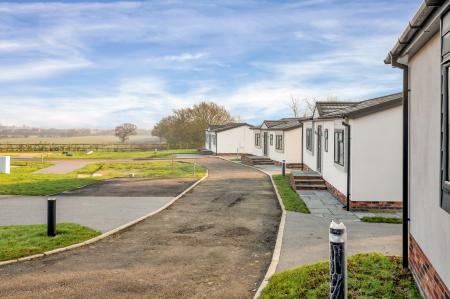 2 bedroom Park home for sale in Stamford Park, Bourne